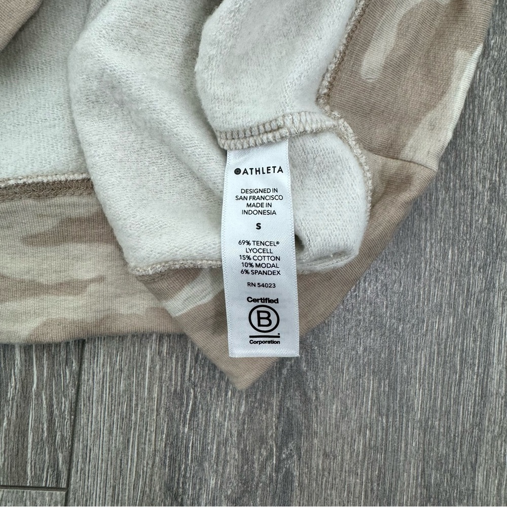 ATHLETA Studio To Street Printed Sweatshirt SM Camo Lux Oatmeal Heather - Picture 7 of 13